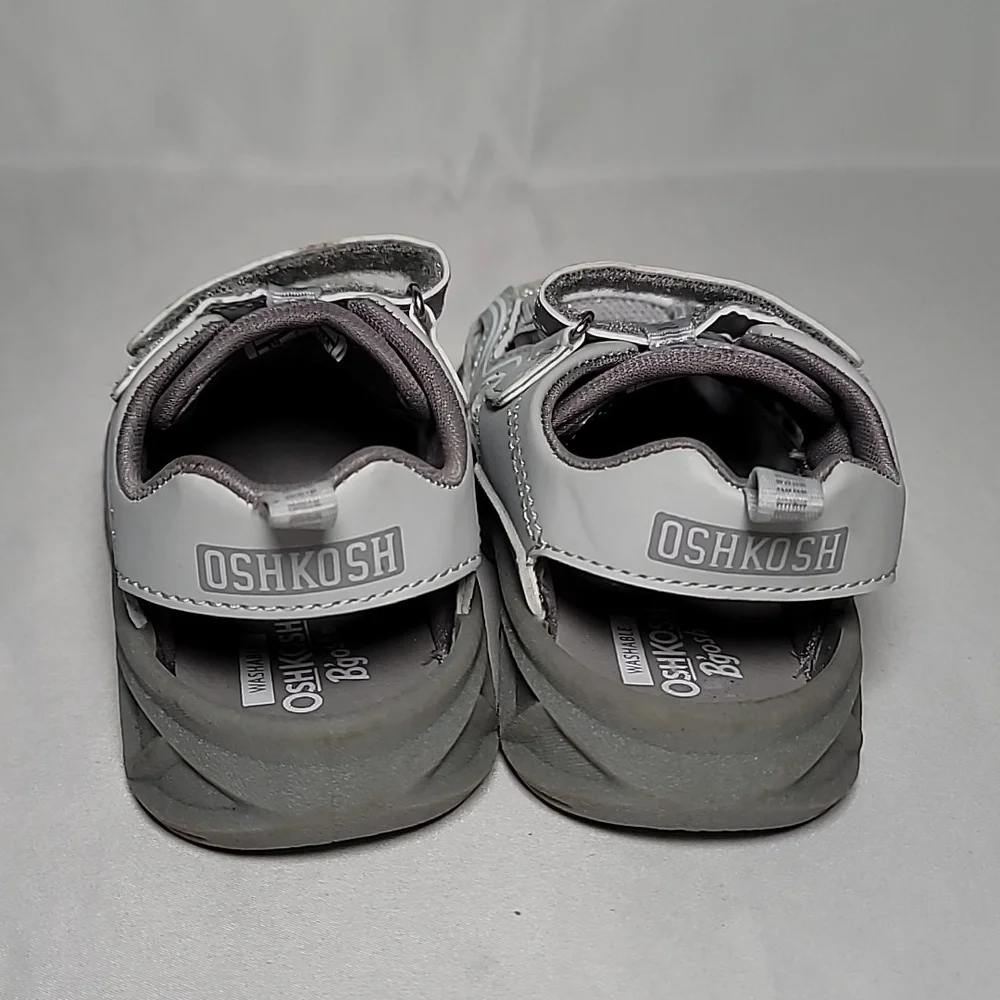 💦Grey oshkosh sandals